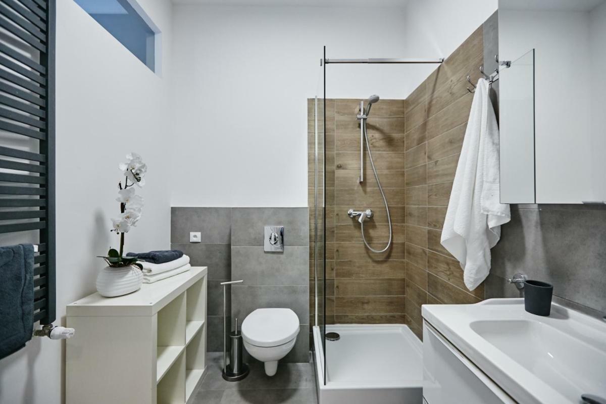 Niebieski Apartament De Lux Dla 4 Osob Chorzow Katowice Exterior foto